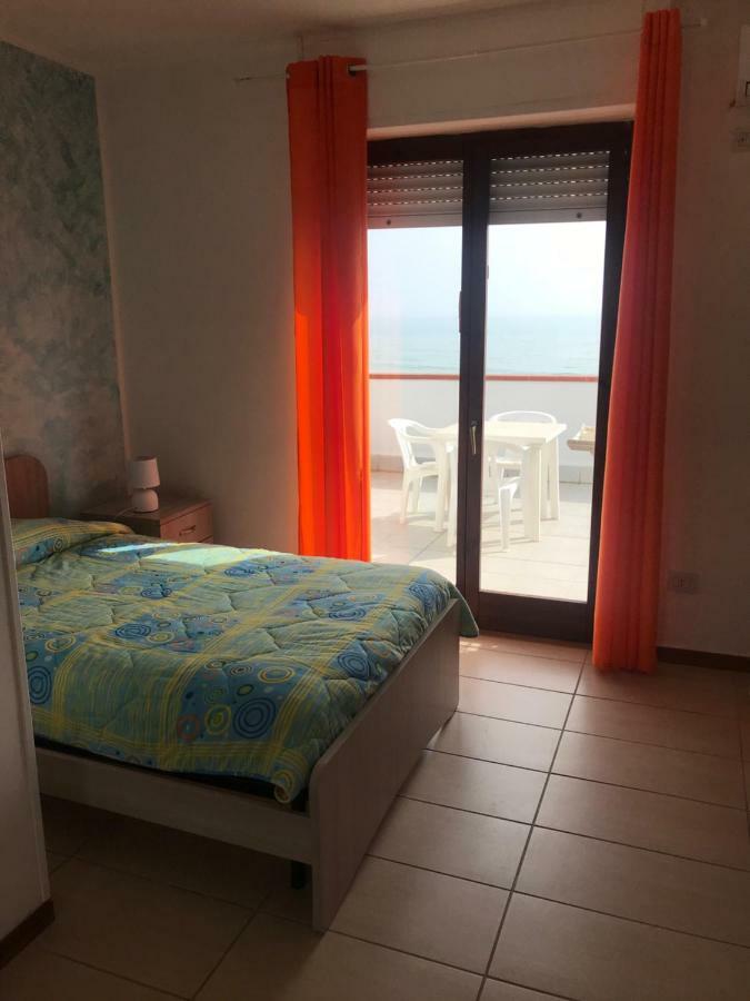 Cicasub Hotell Crotone Exteriör bild