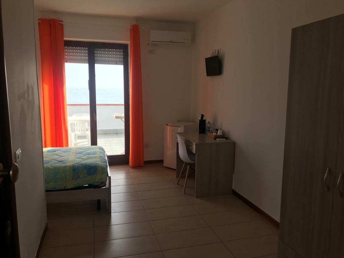 Cicasub Hotell Crotone Exteriör bild